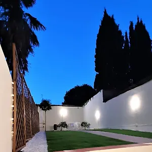 https://movie-star-apartment-with-garden.it-tuscanyhotel.com